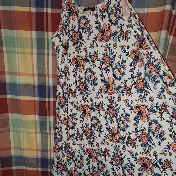 Flower dress - Picture 2 of 2